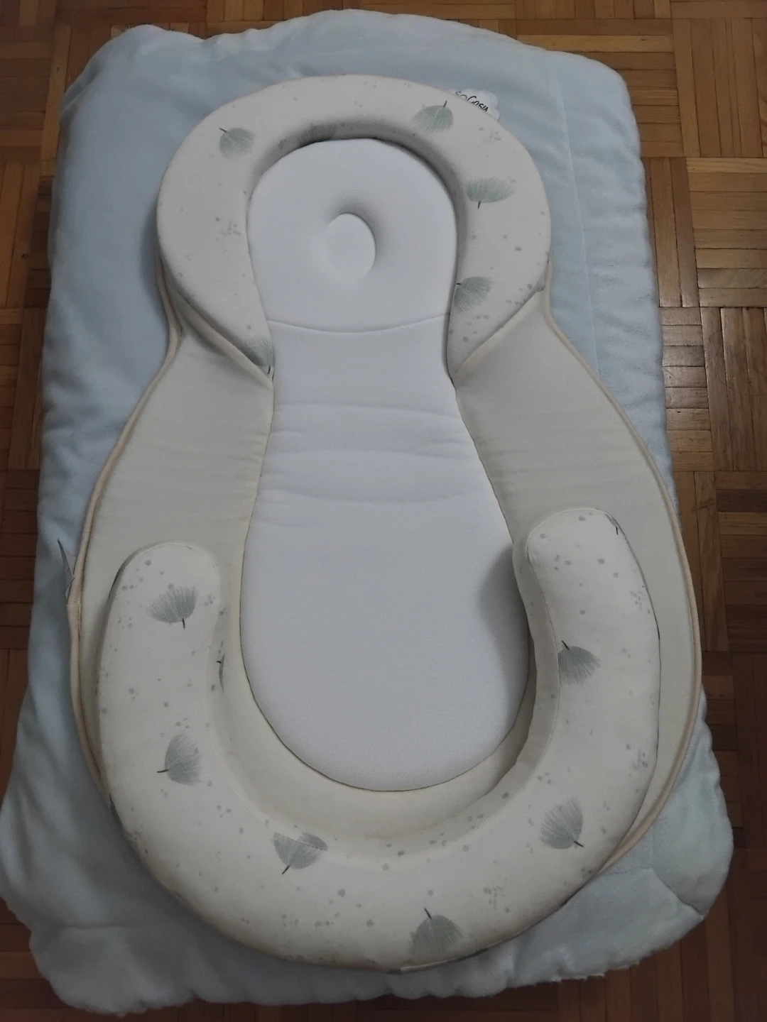Baby moov so cosy baby lounger