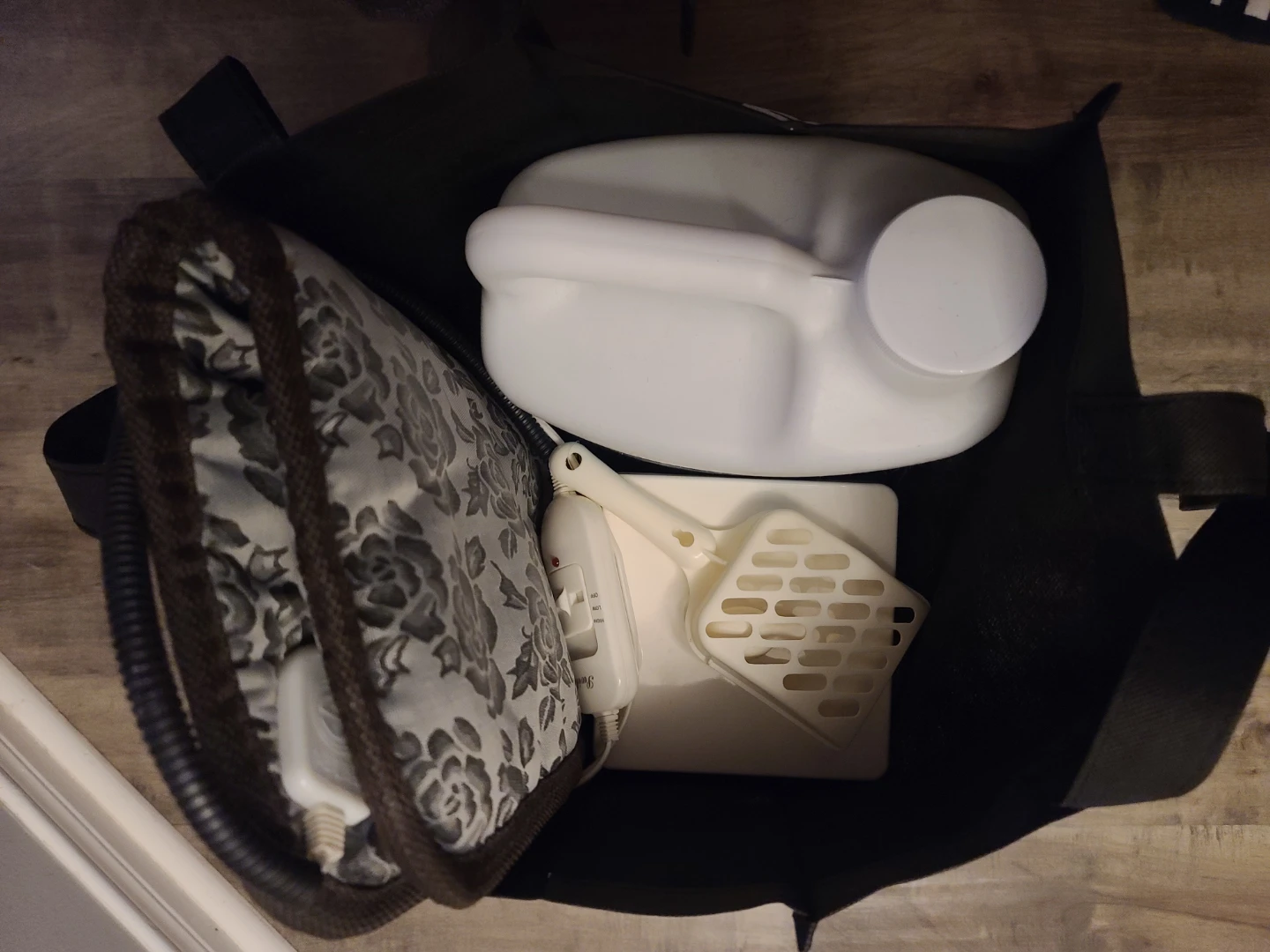 Kitty bundle, heating mat, litter, food container - photo 3