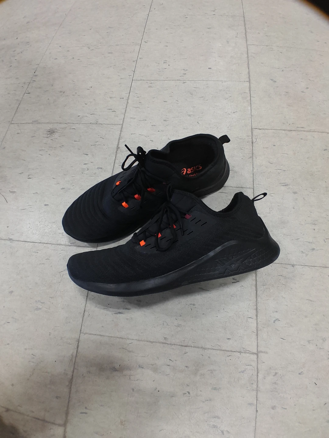 ASICS Black Running Shoes with Orange Accents Men's Size 14 - photo 2