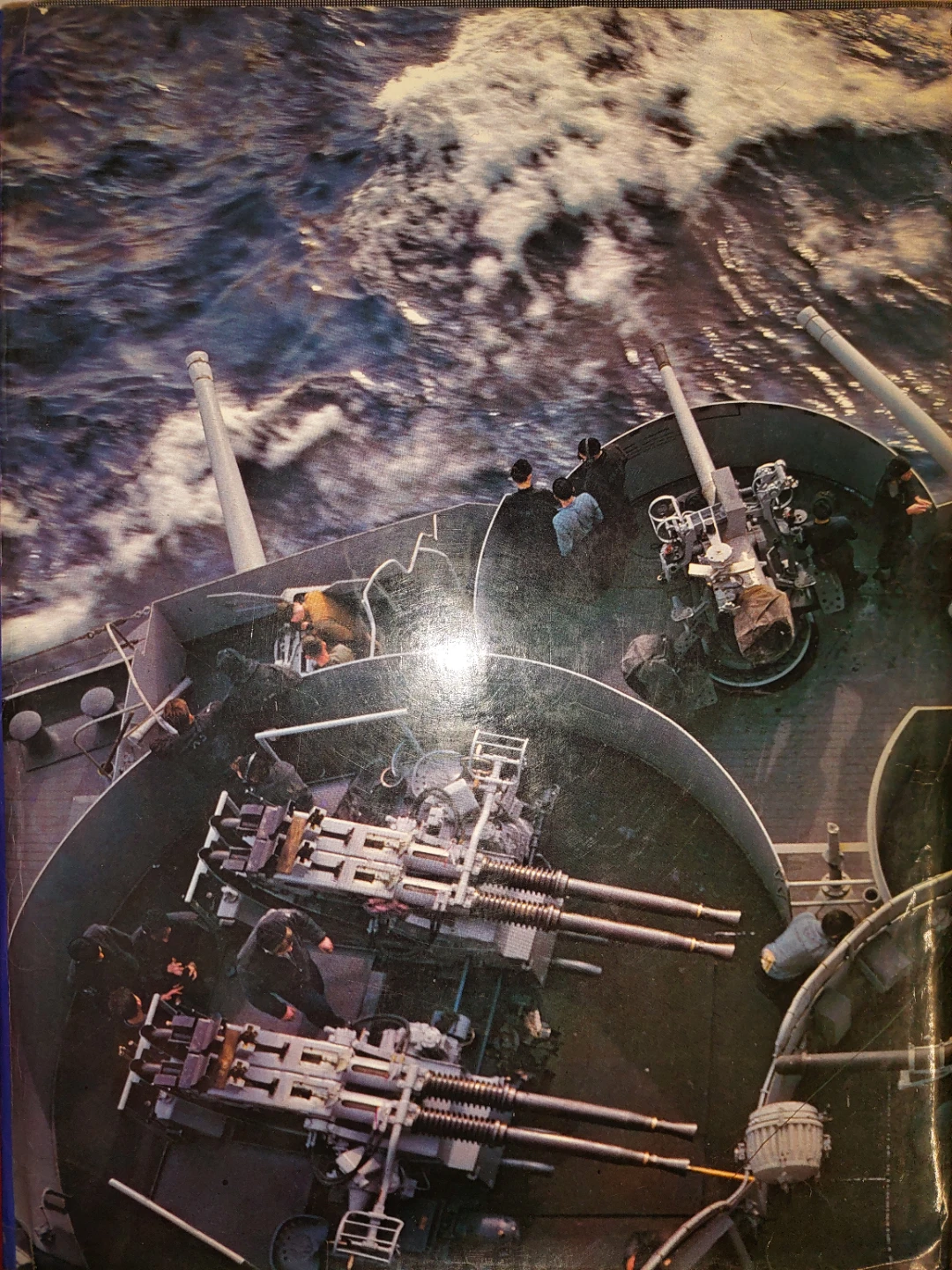 Weapons & Warfare of the 20th Century Book, hardcover, 480 pages - photo 2