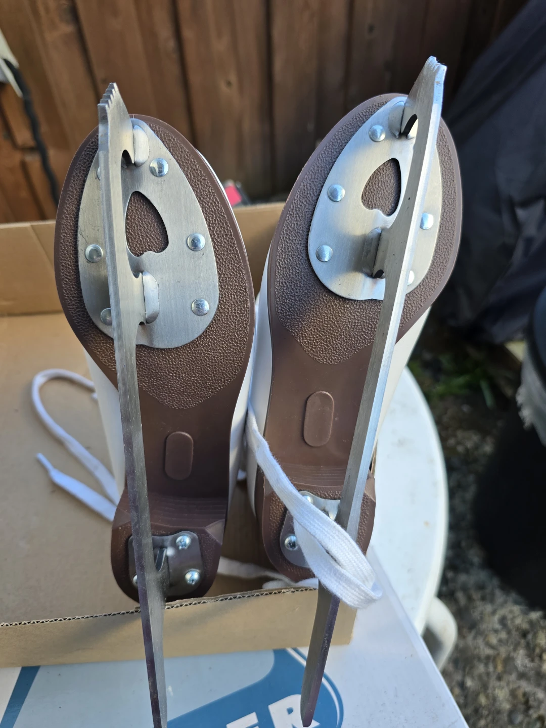 Jackson Glacier Figure Skates Size 2 - photo 3