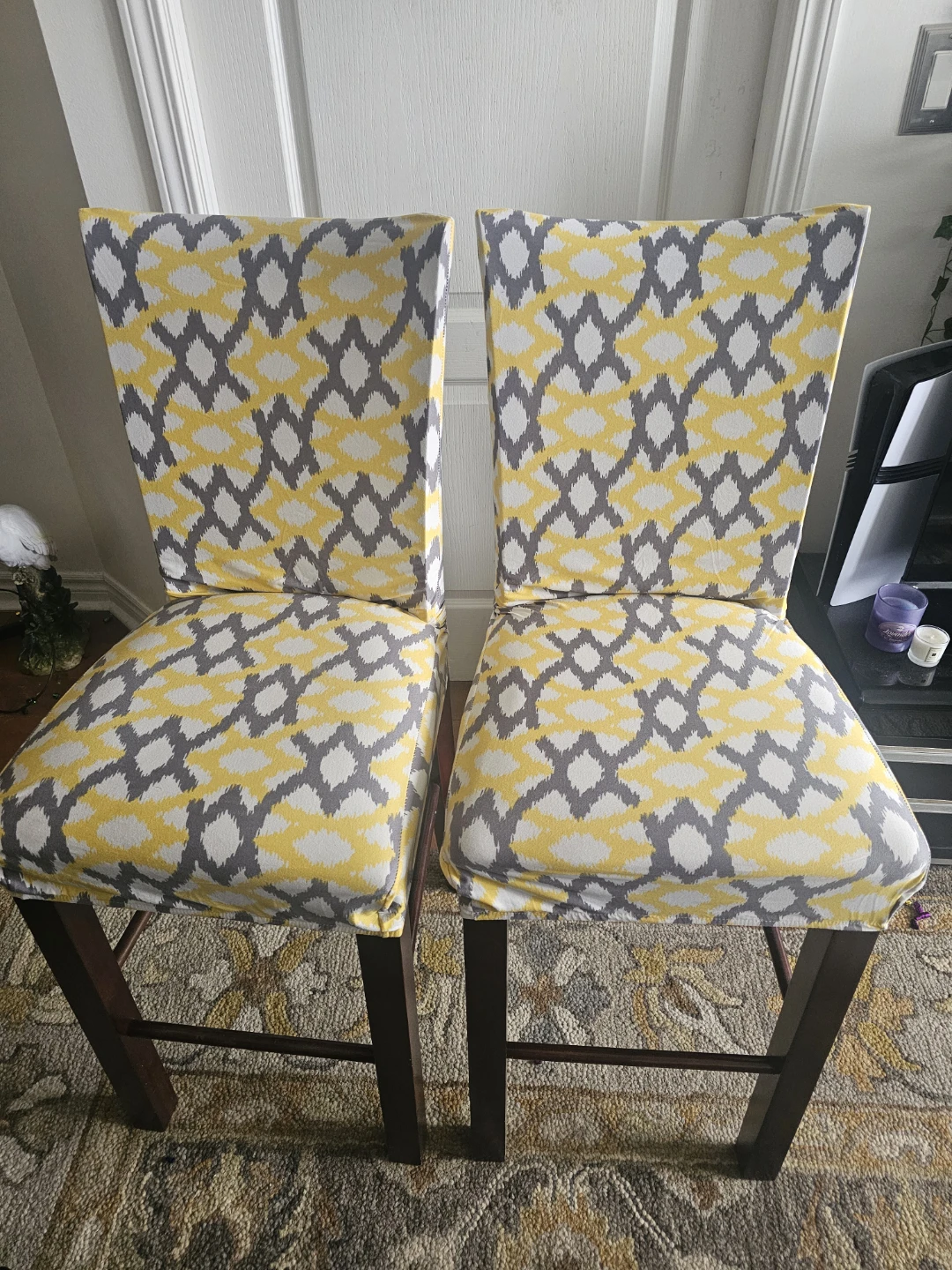 4 Counter Height / Bar Chairs