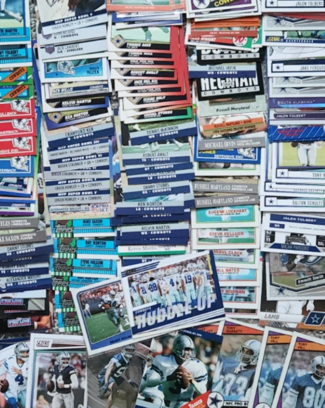 Dallas Cowboys, 200 Football Cards Team lot - photo 4