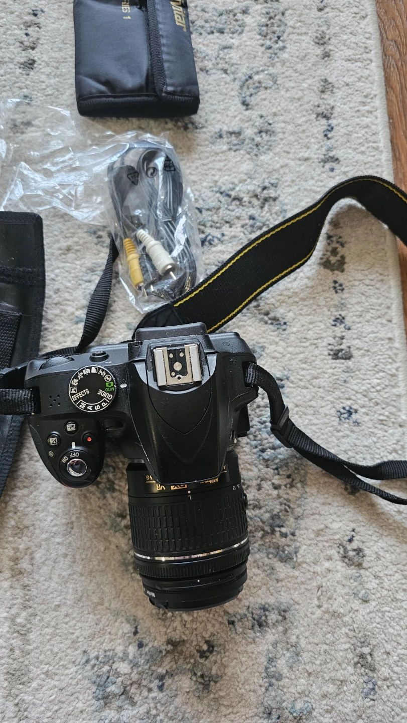 Nikon D3300 DSLR Camera with Lens and Accessories - photo 2
