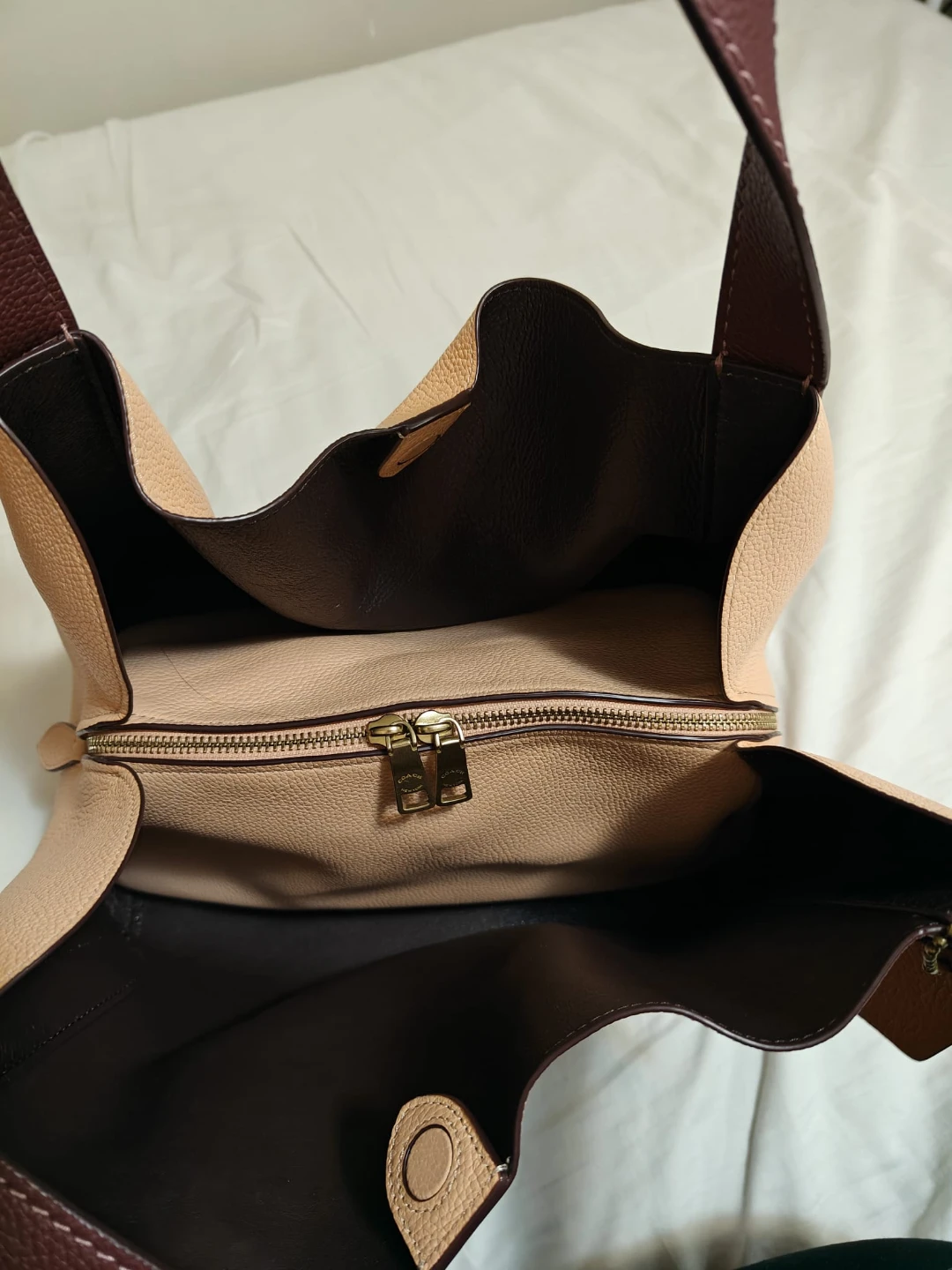 Coach Hadley Hobo Bag - photo 3