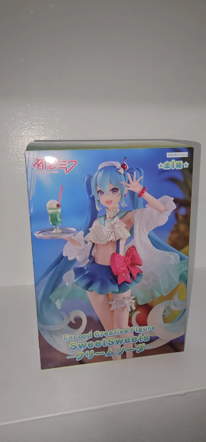 FuRyu Hatsune Miku SweetSweets Cream Soda Figure