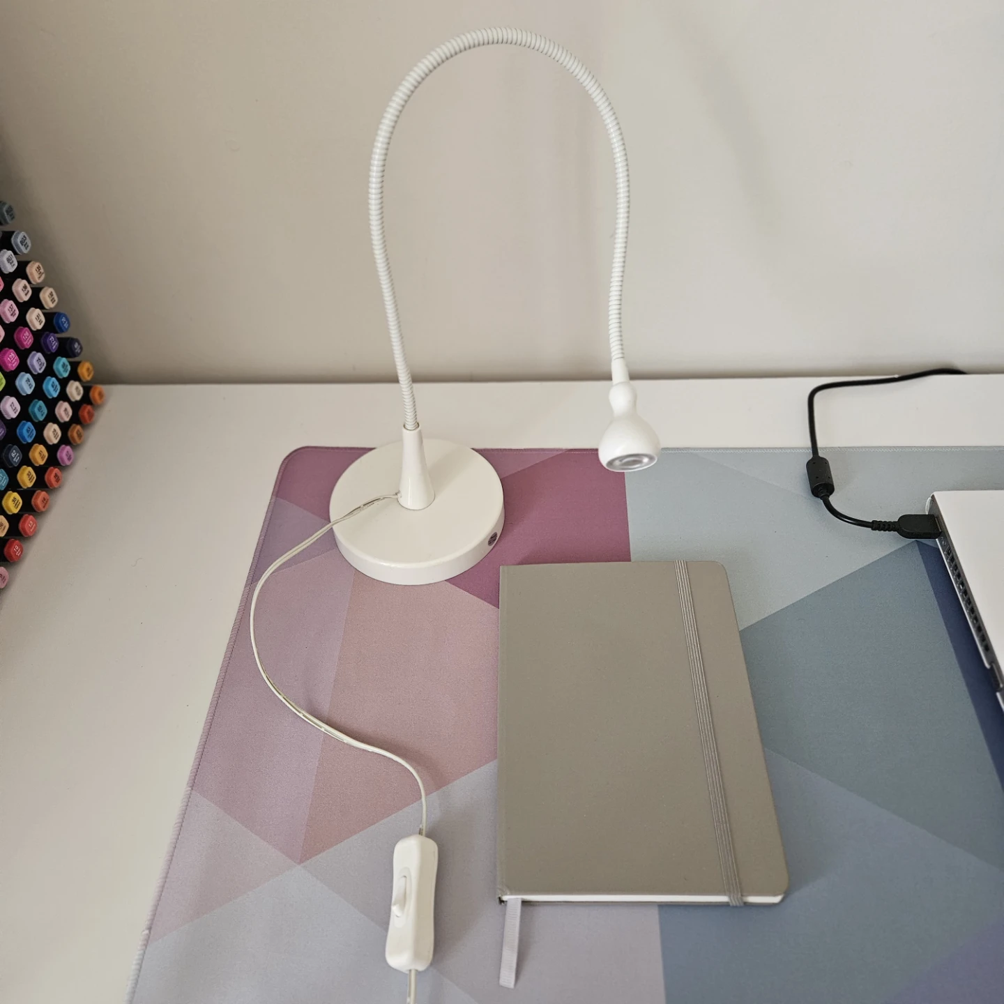 IKEA Jansjo White Flexible Gooseneck Lamp Table Desk