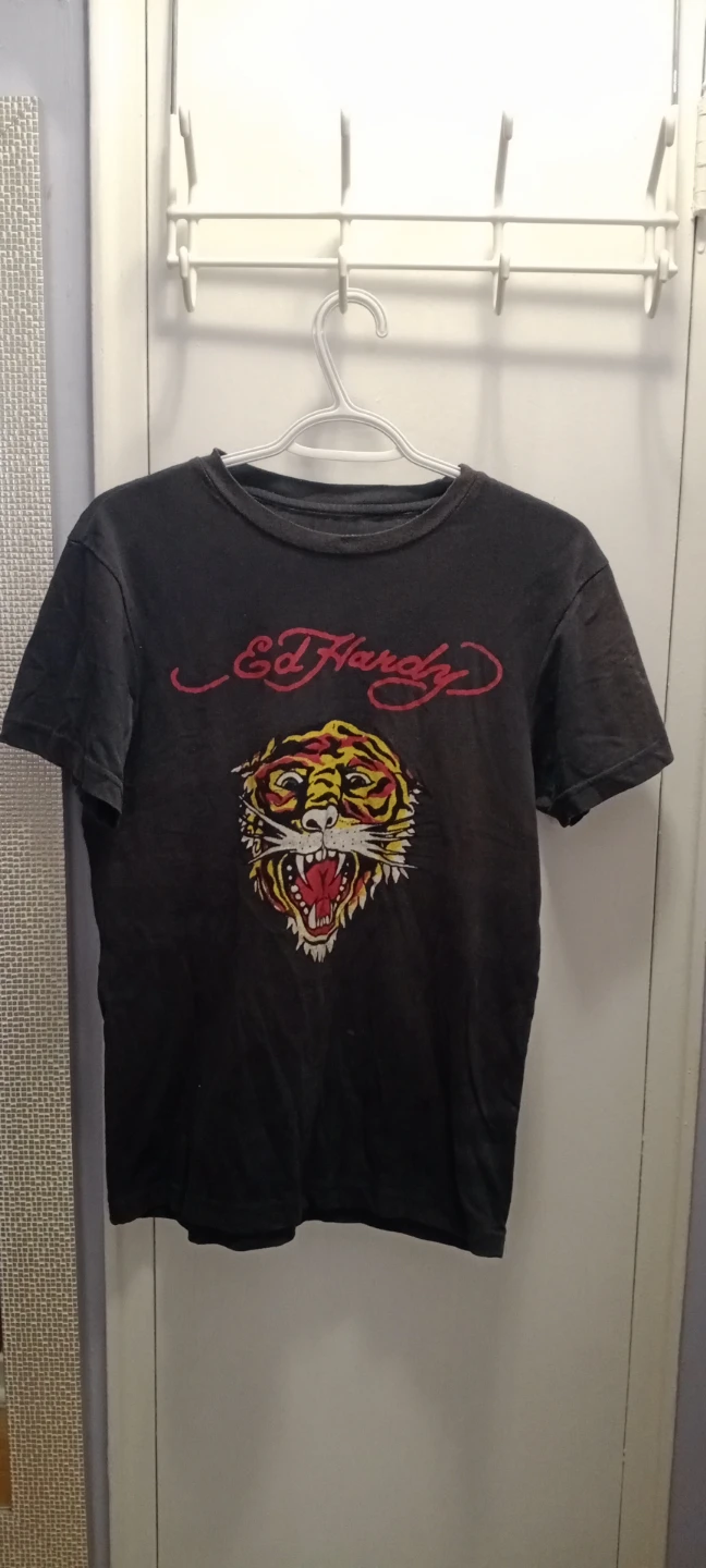 SOLD 🥳✈️ Ed Hardy Black Tiger Graphic T-Shirt Size S