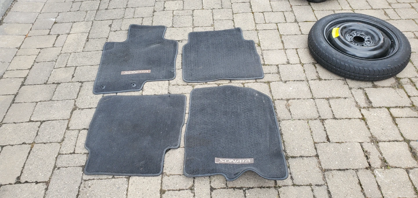 2014 Hyundai Sonata Floor Mats and Spare Tire Kit - photo 2