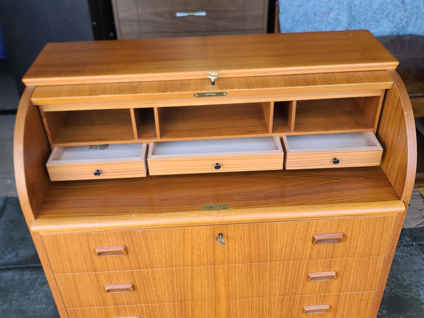 Vintage Teak Roll Top Desk - photo 2