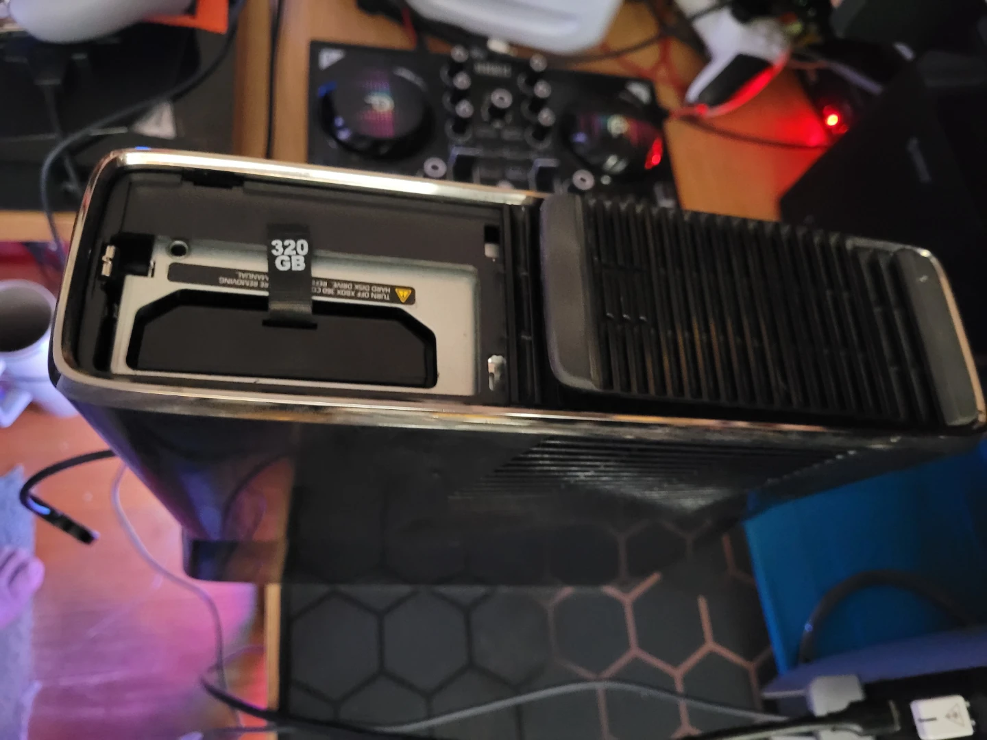 Xbox 360 with controller modded and external hard drive - photo 5