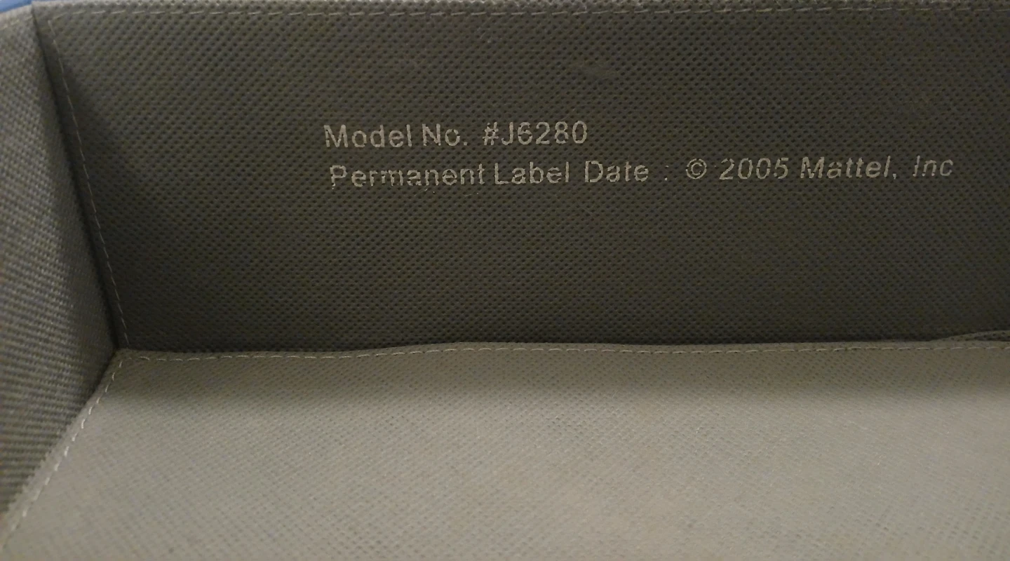 Hot Wheels Vinyl Brief Case Model #J5280 - photo 5