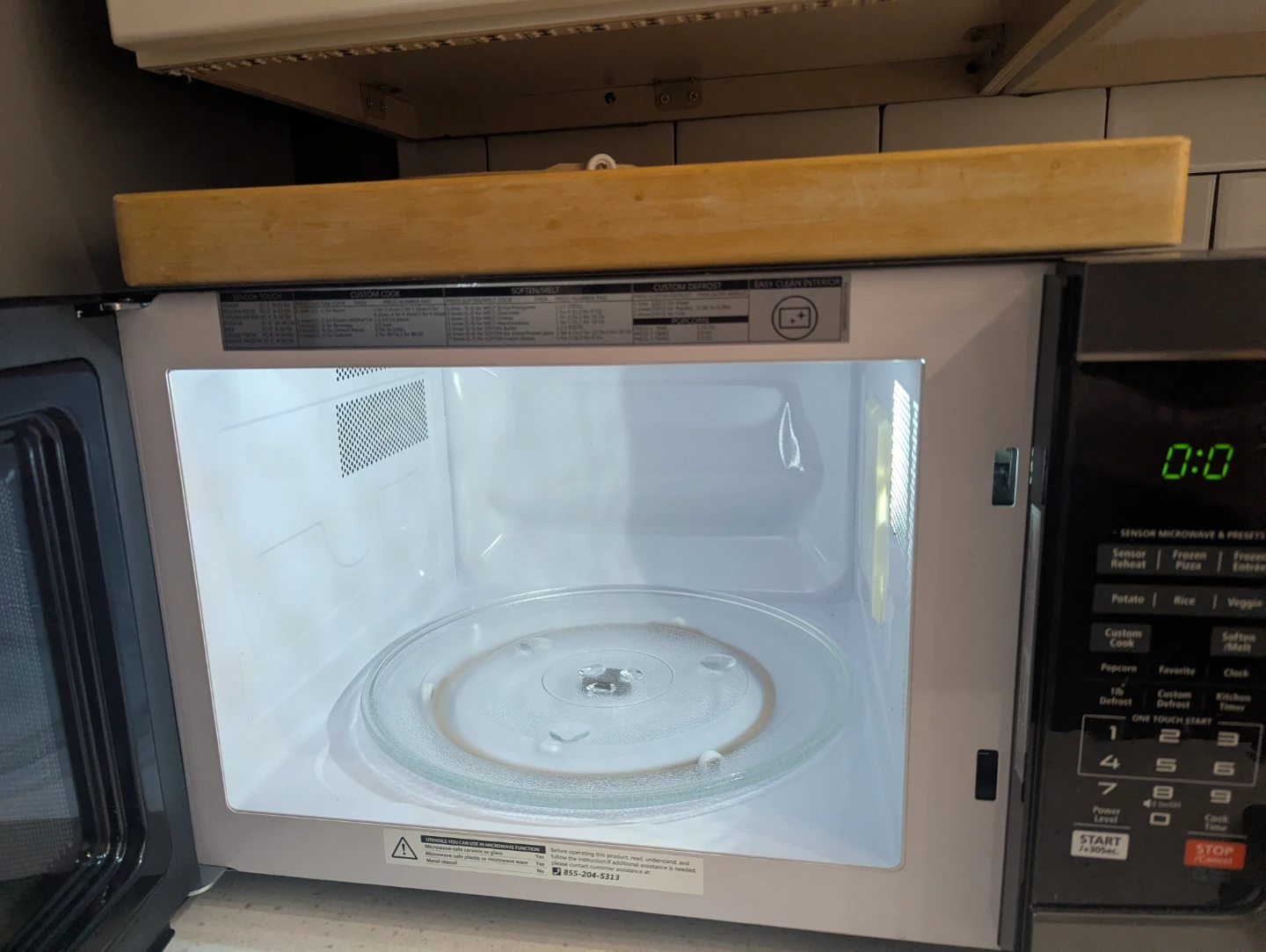 Toshiba Stainless Steel Microwave Oven - photo 3