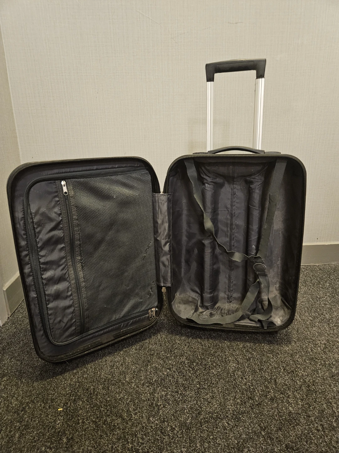 Bugatti Spinner Carry-On (Cabin Size) Suitcase - photo 3