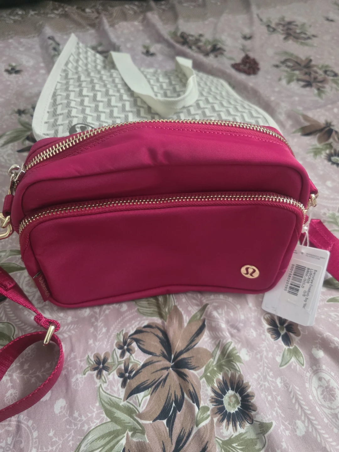 Lululemon Everywhere Belt Bag - Pink - photo 3