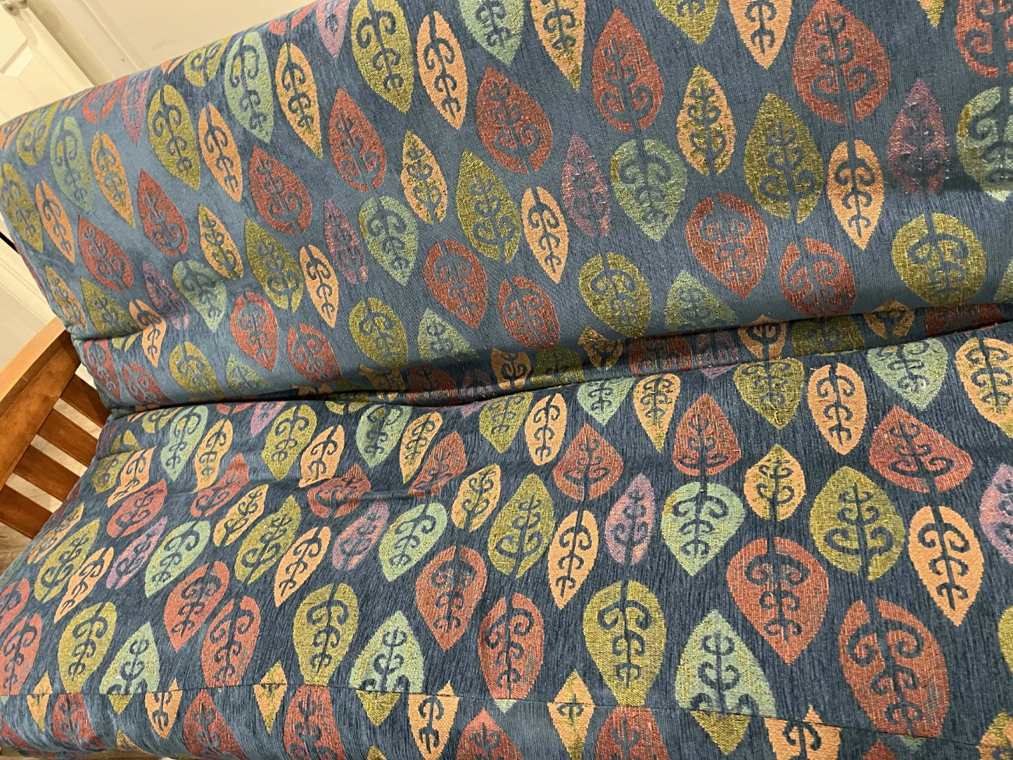 Futon Sofa Bed with Leaf Pattern Cushion - photo 4