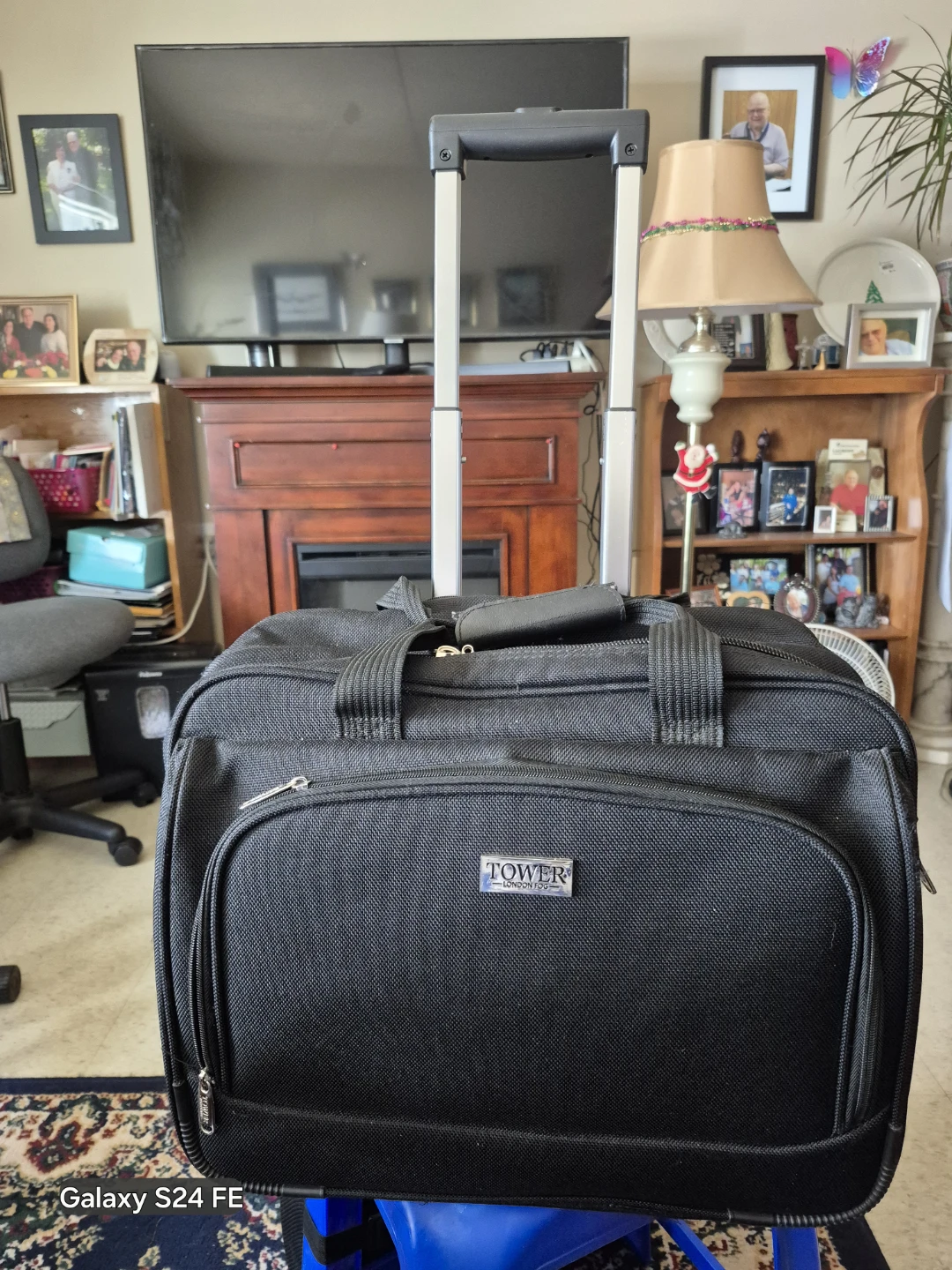 Black laptap bag with rollers