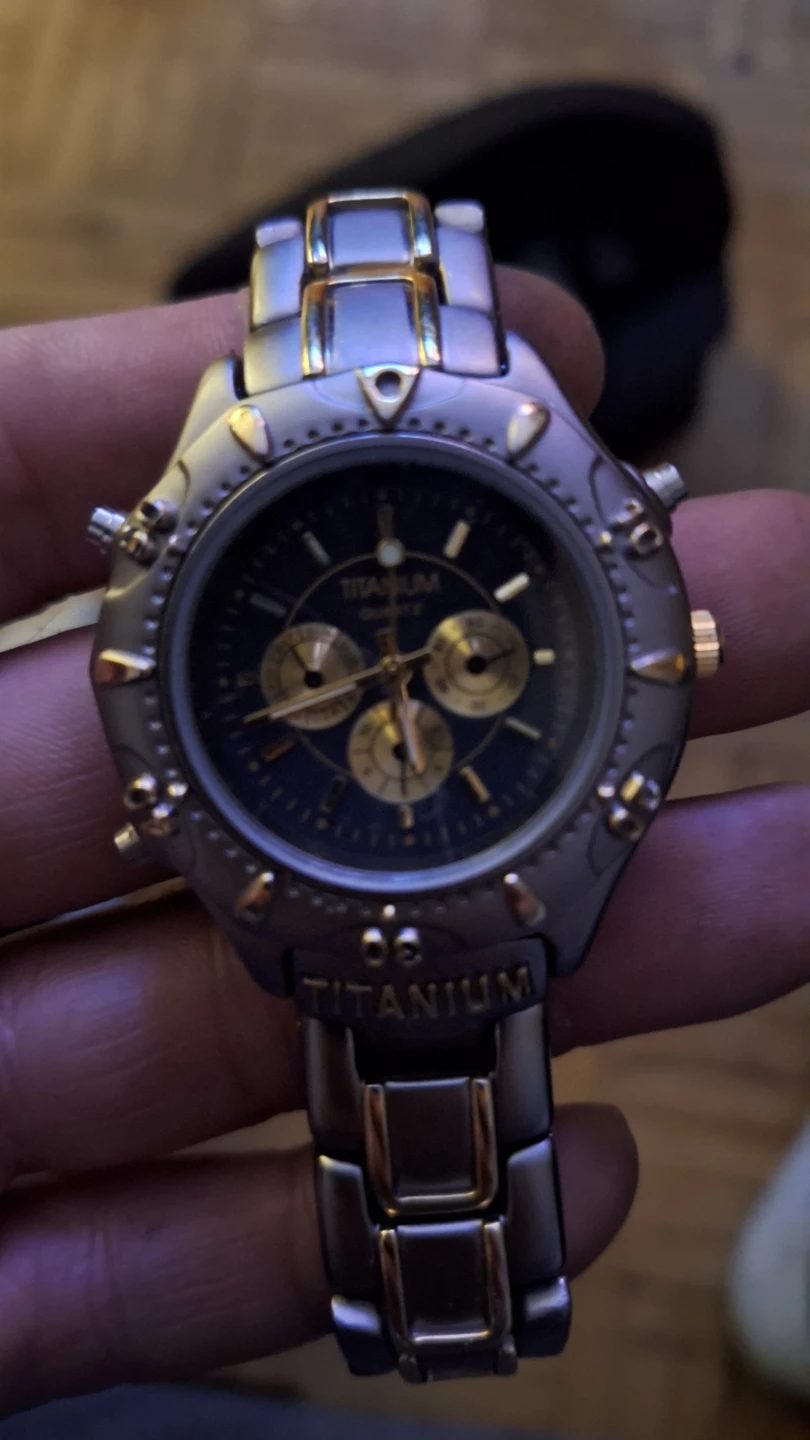 Titanium Quartz Chronograph Watch