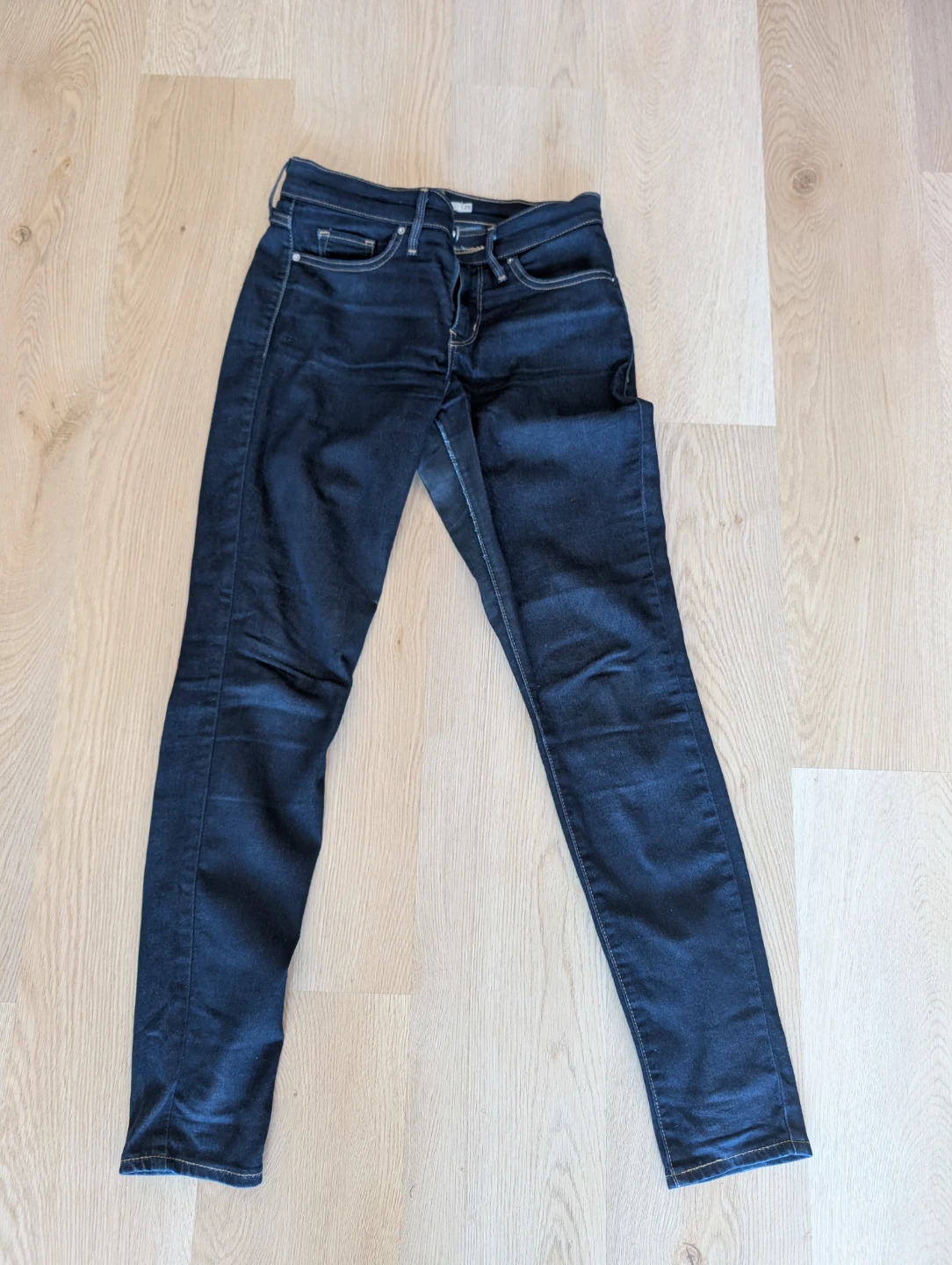 Levi's 311 Shaping Skinny Jeans - Size 25
