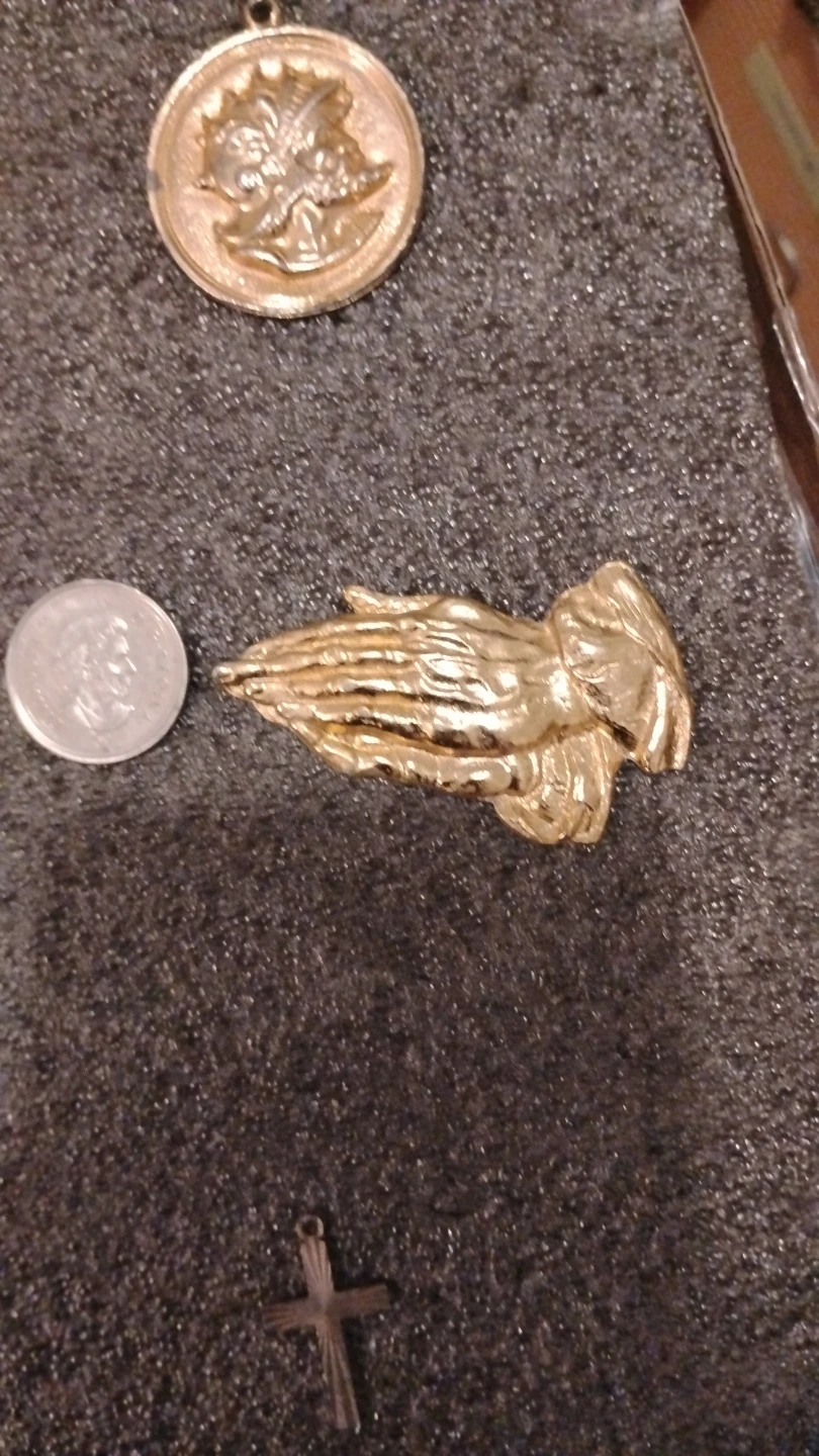 Lot of Religious and Memorial Jewelry - photo 2