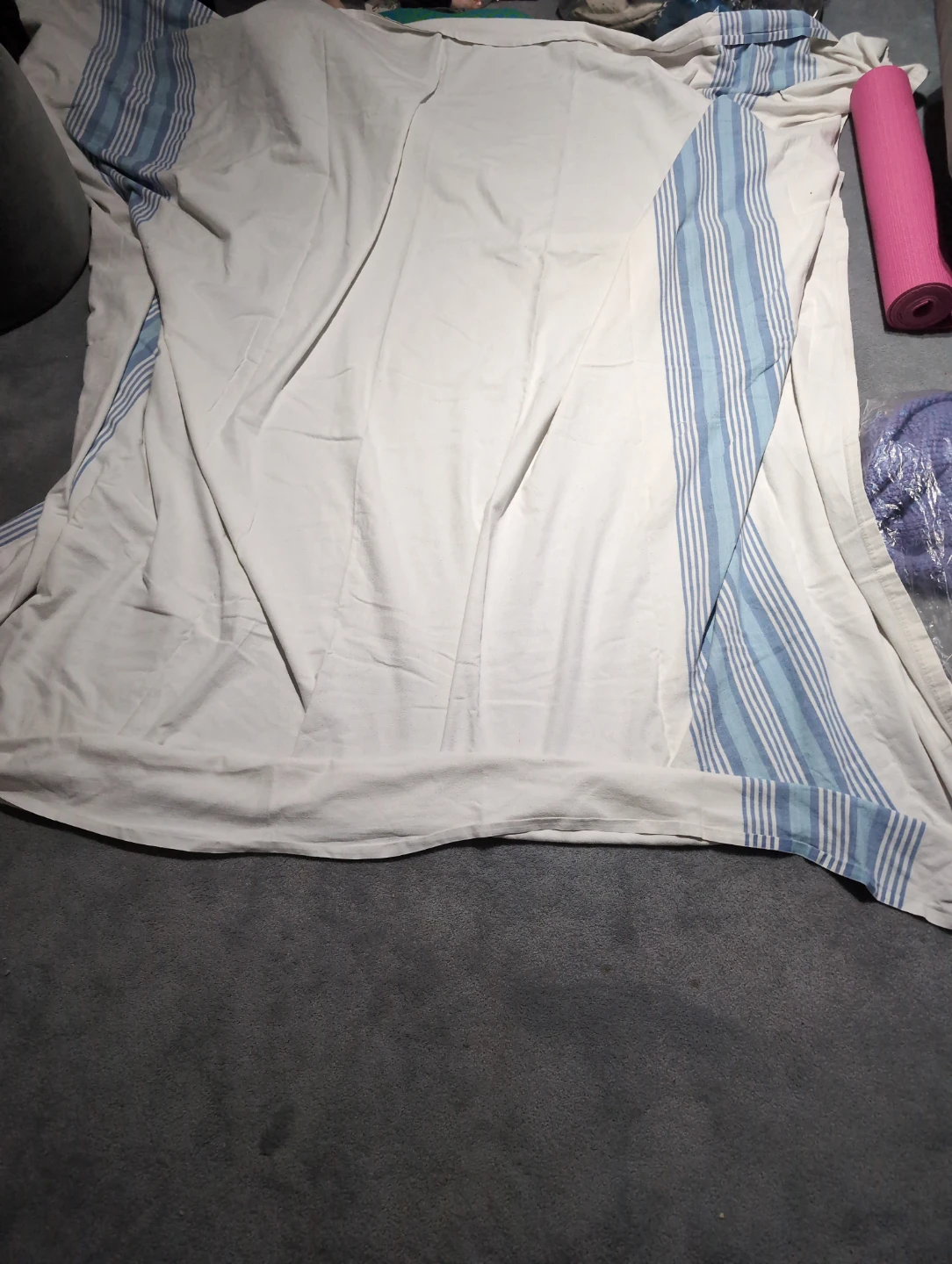 White and blue striped throw blanket - photo 2