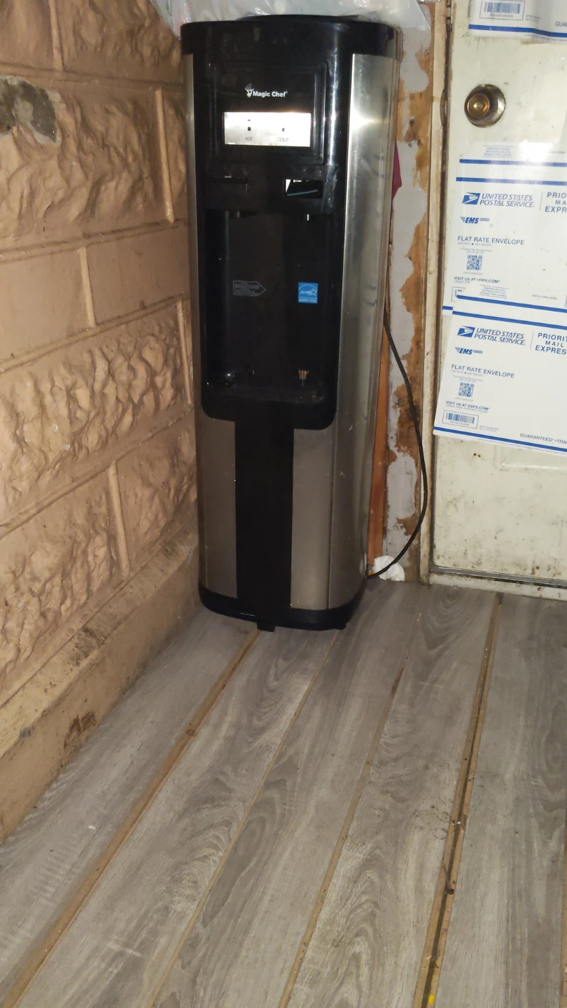 Magic Chef Water Dispenser
