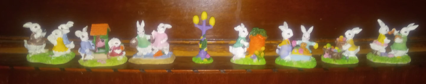 Easter Bunny 8 Figurines Collection - photo 2