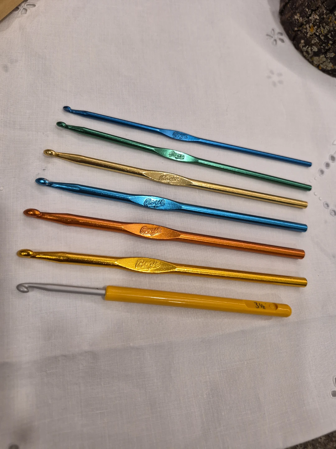 Mix Misc Lot of 7 Crochet Hooks