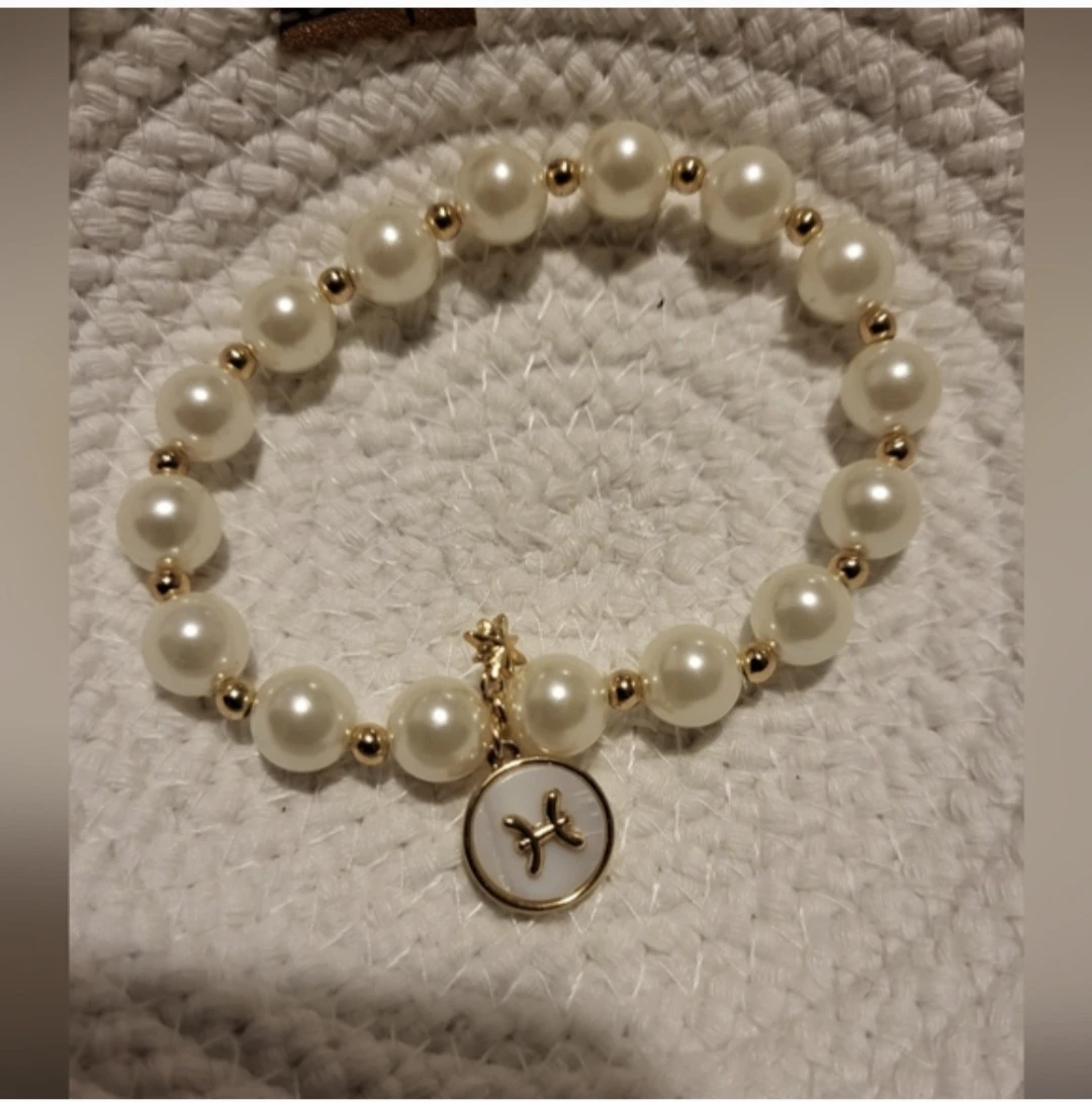 Pretty Pearly Zodiac Pearl Stretch Bracelet- Pisces - photo 3