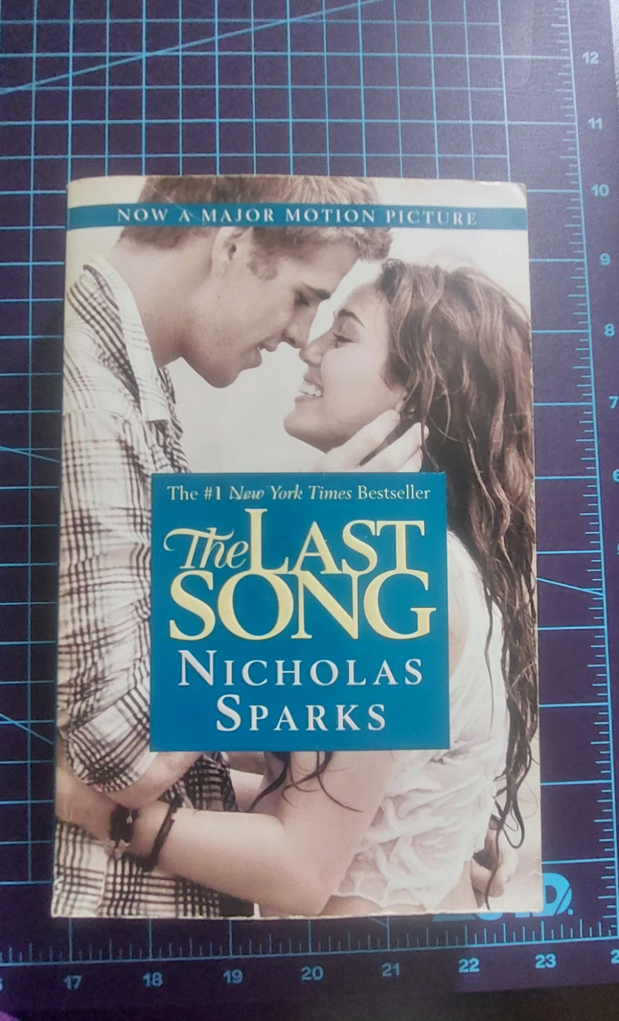 The Last Song by Nicholas Sparks Paperback Book