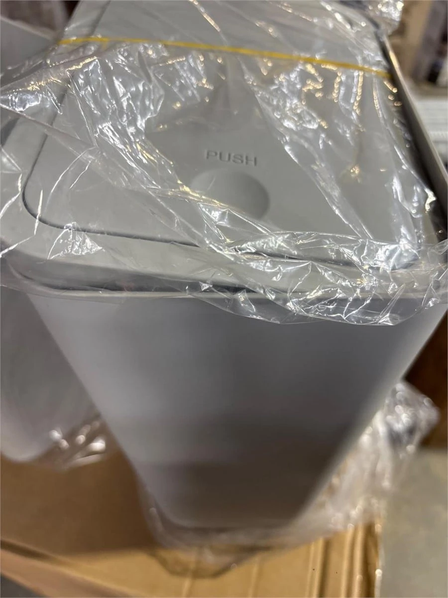 New-Slim Push Lid Trash Can. 3 for 20$ - photo 5
