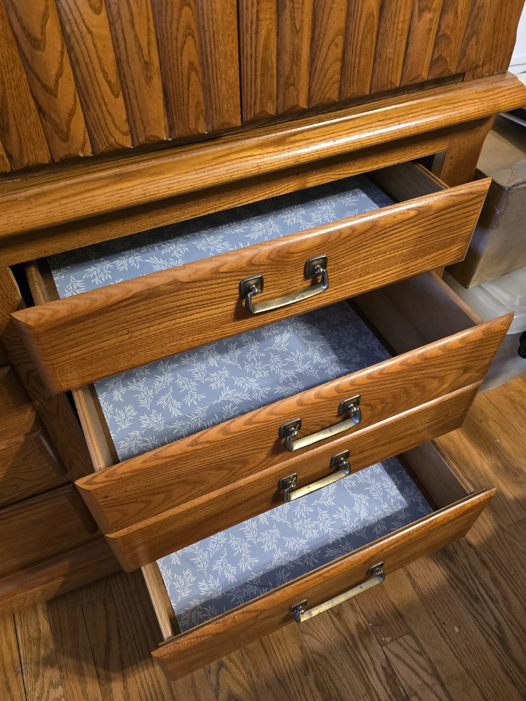 Solid Oak Hutch with Drawers and Cabinet - photo 2