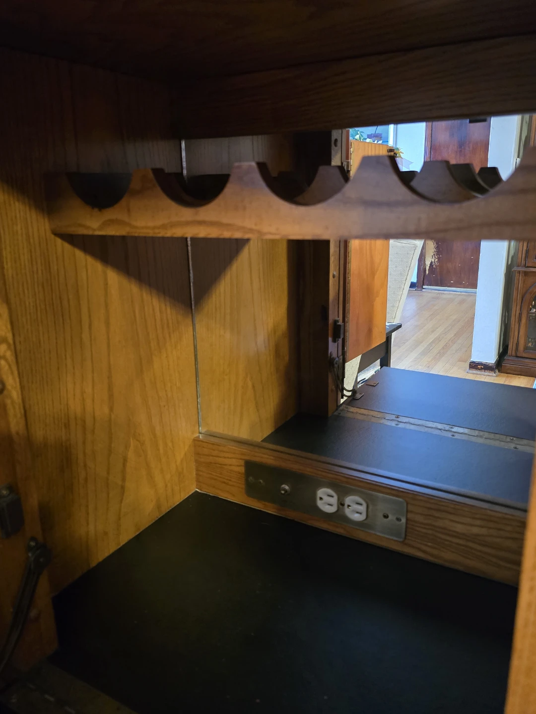 Solid Oak Hutch with Drawers and Cabinet - photo 4
