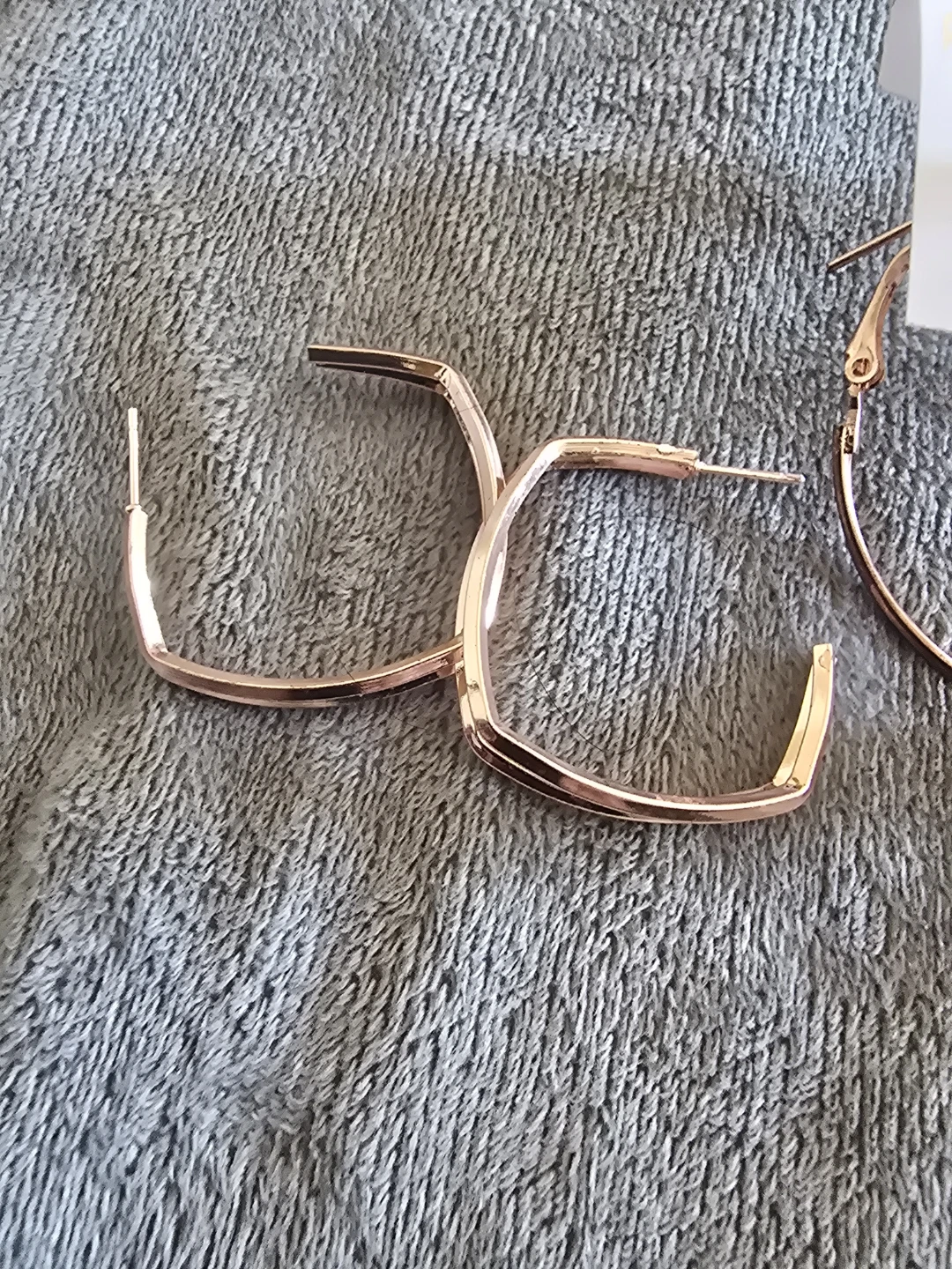 Rose Gold Hoop Earrings Set - photo 3