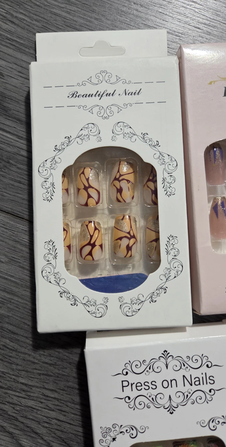 5 sets of press on nails - photo 2