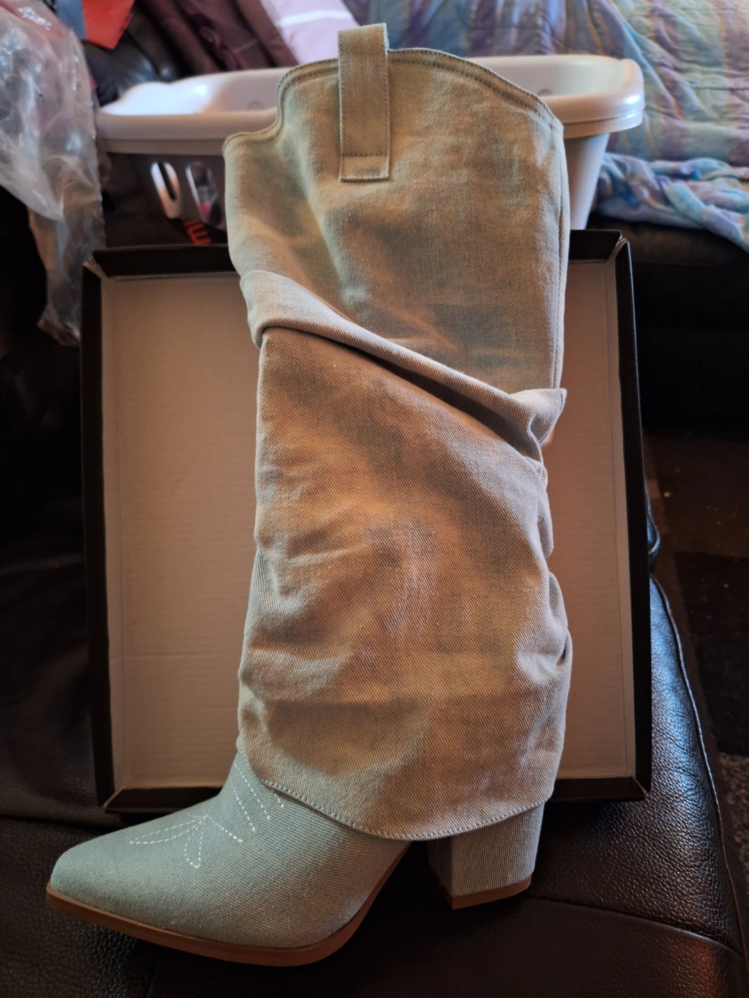 BRAND NEW SIZE 8 FOOTWARE. $20 EACH PAIR. - photo 2