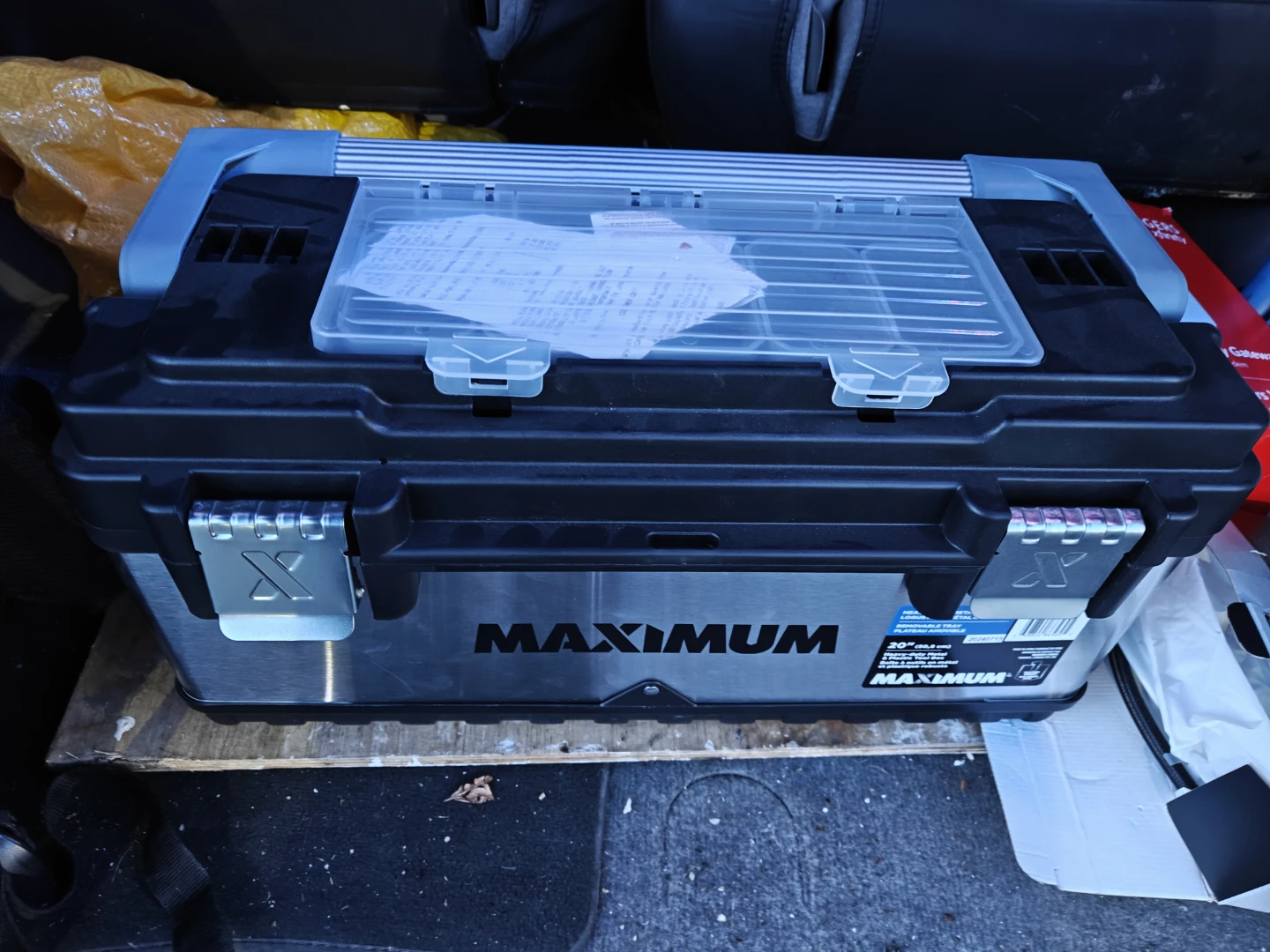 Maximum 20" Tool Box with Removable Tray