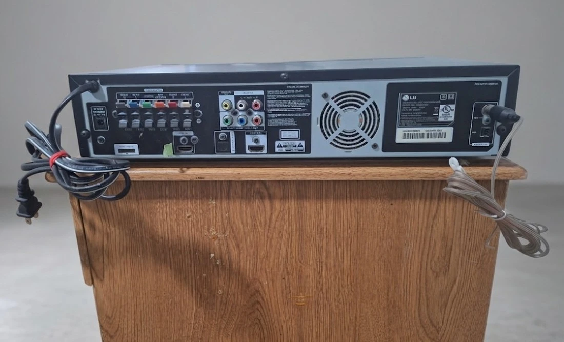 LG 5-Disc DVD Changer - photo 3