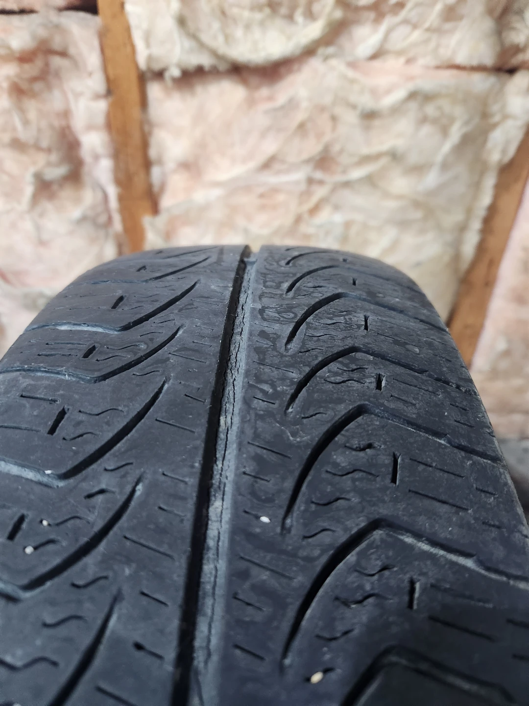 (1)-185/65R15 Pirelli P4 All Season Tire - photo 4