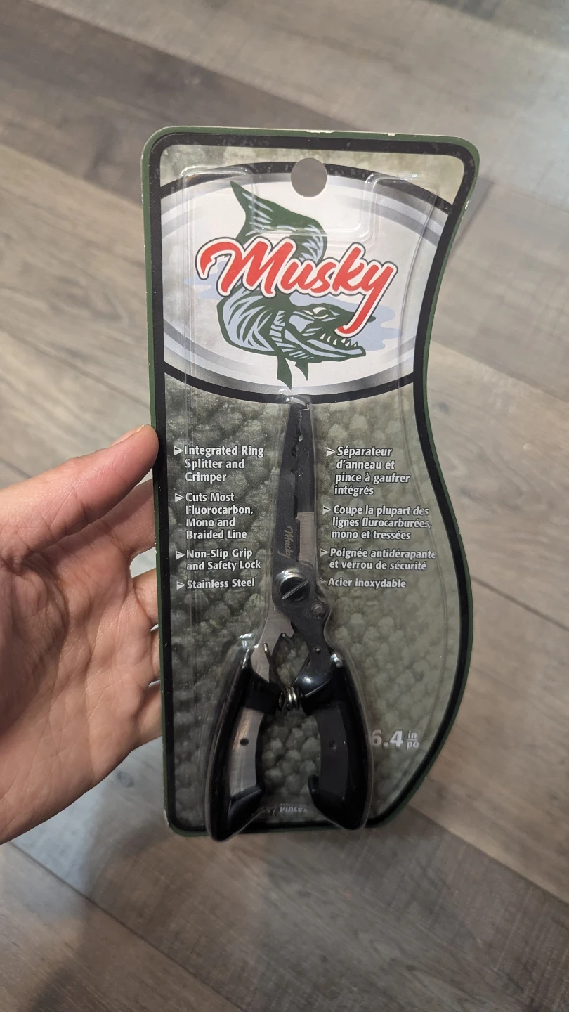 Musky fishing pliers