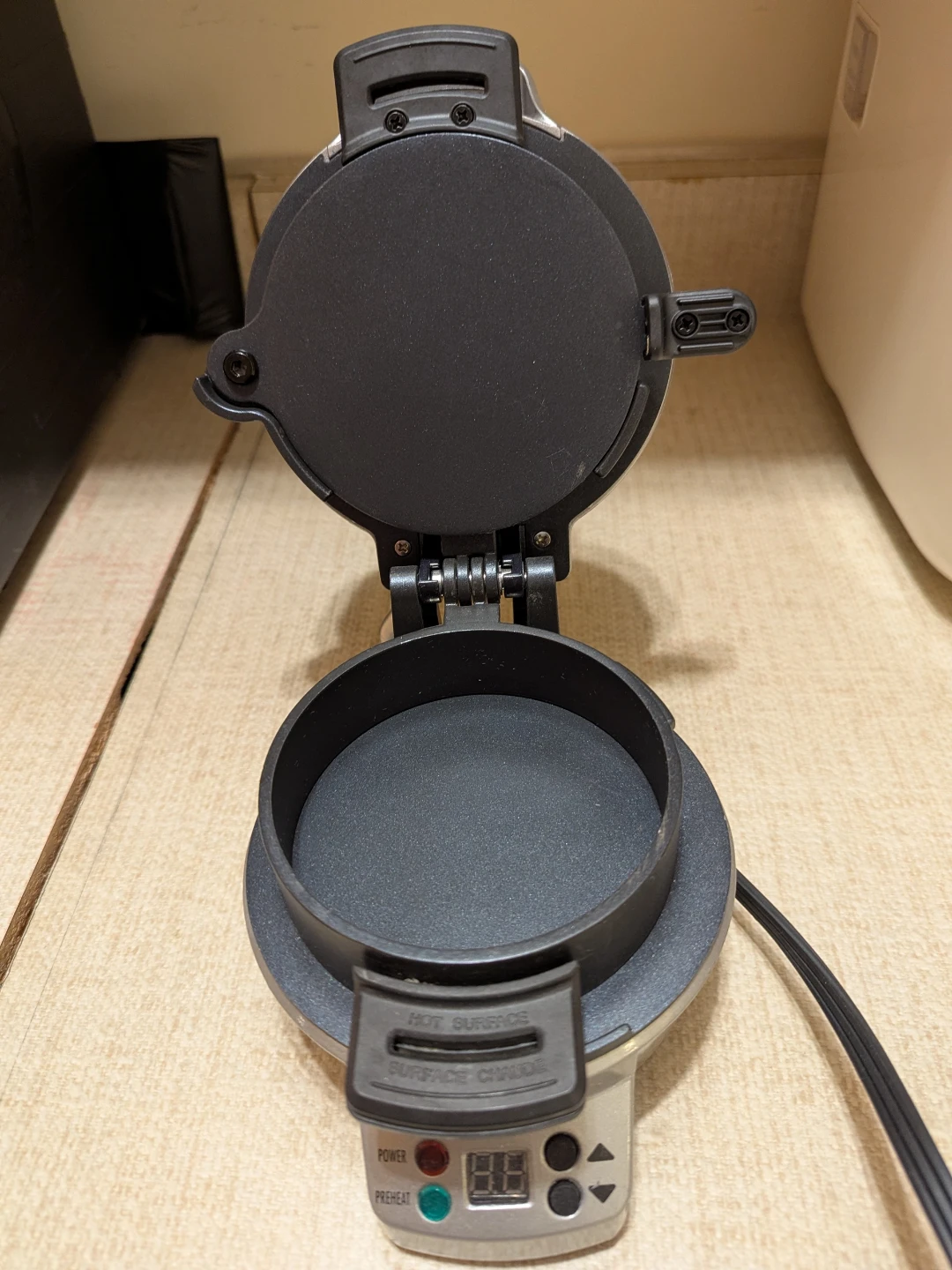 Hamilton Beach Breakfast Sandwich Maker - photo 2