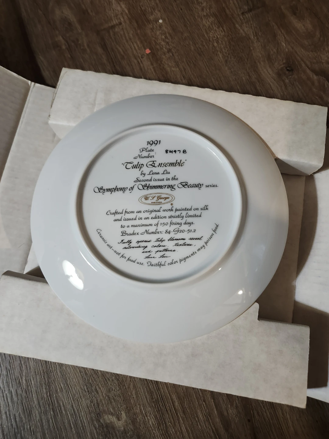 Lena Liu "Tulip Ensemble" Collector Plate - photo 2