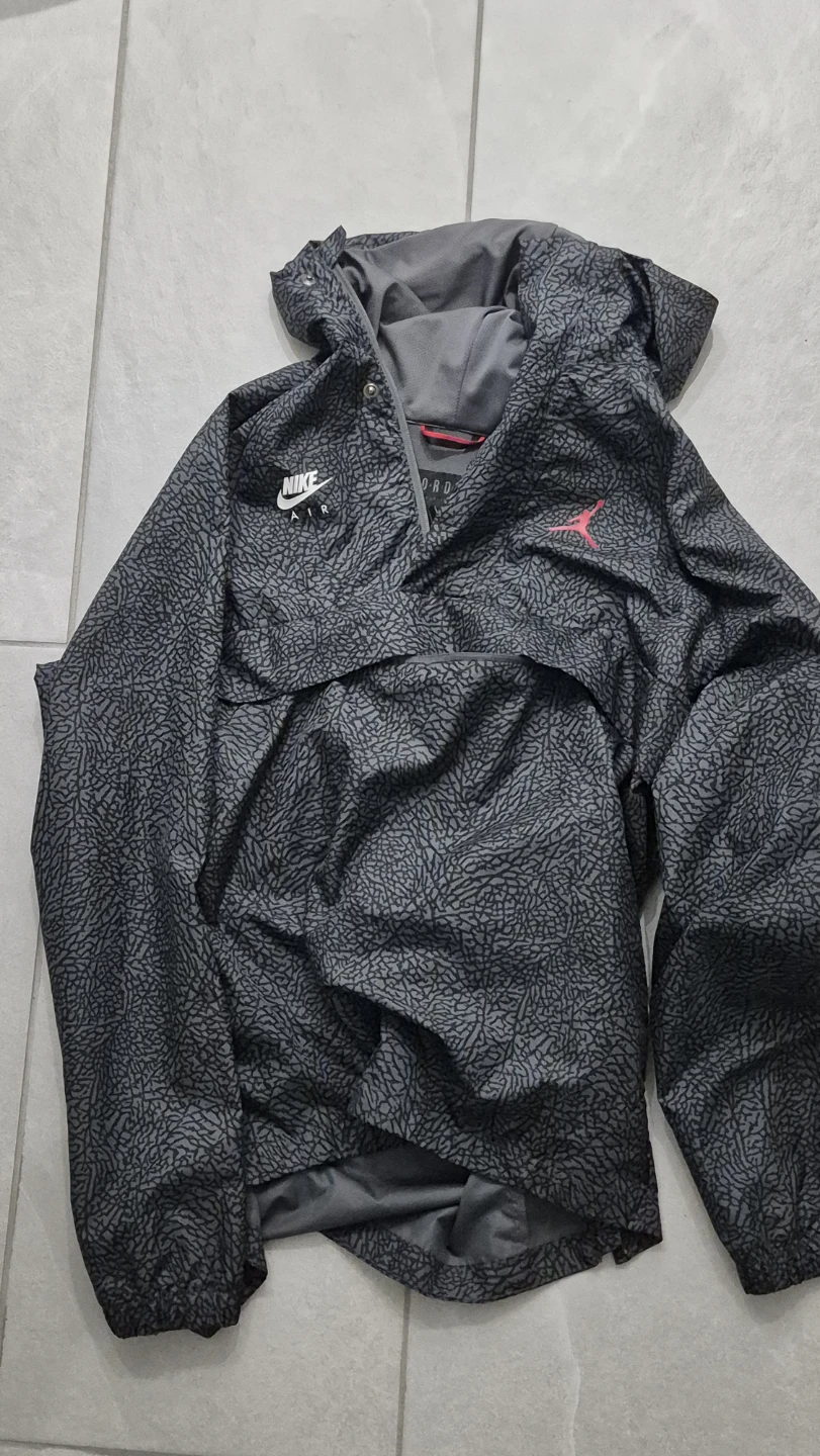 Air Jordan Spring Jacket – Men’s Medium – Excellent Condition