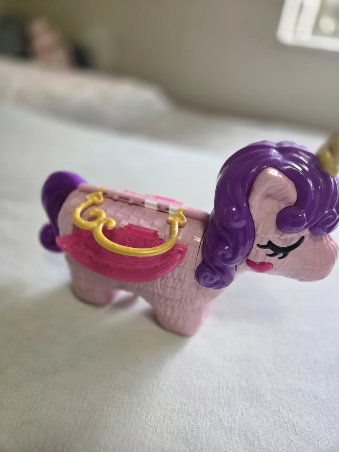 Polly Pocket Unicorn Compact Playset - photo 2