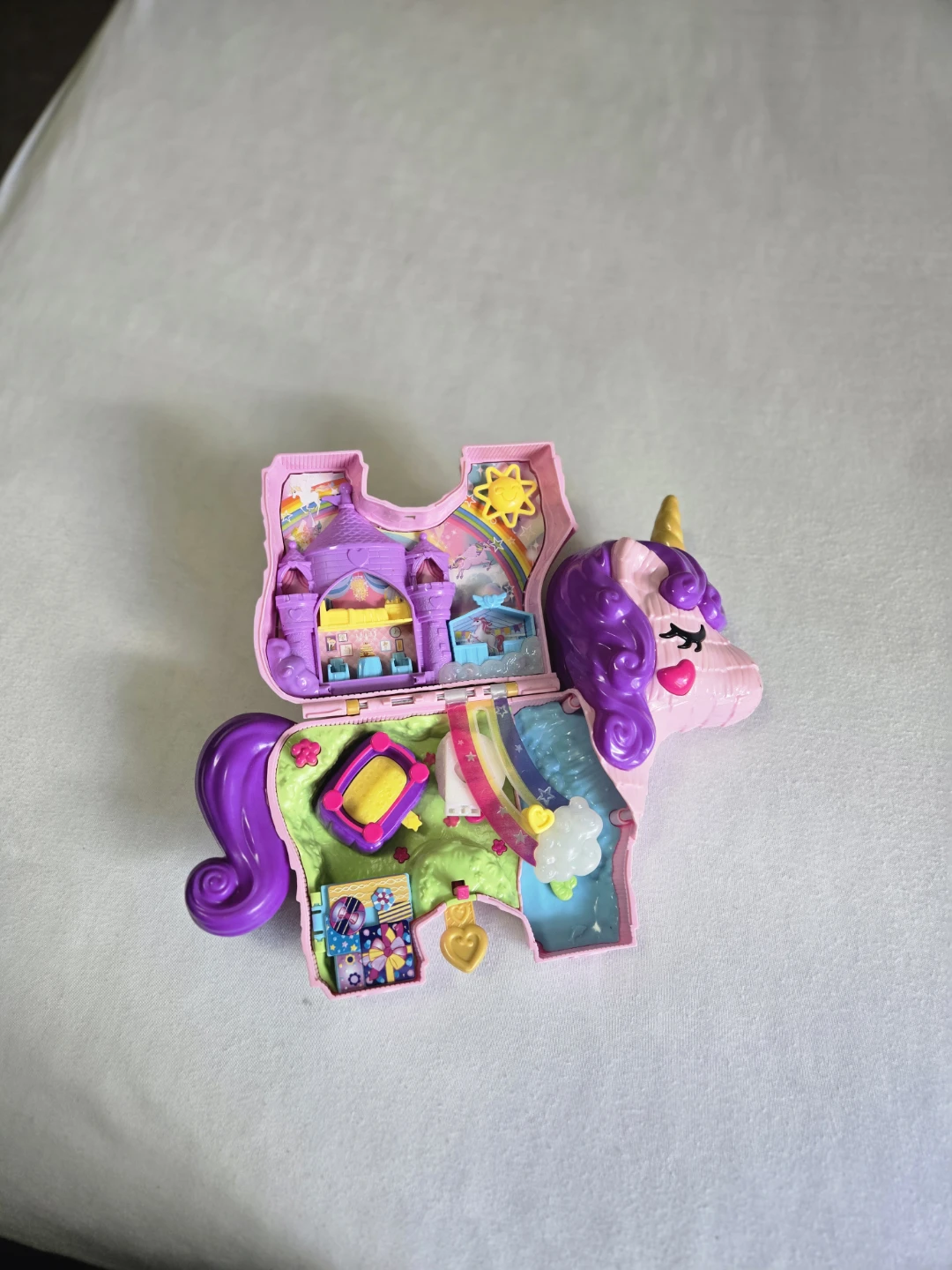 Polly Pocket Unicorn Compact Playset - photo 3