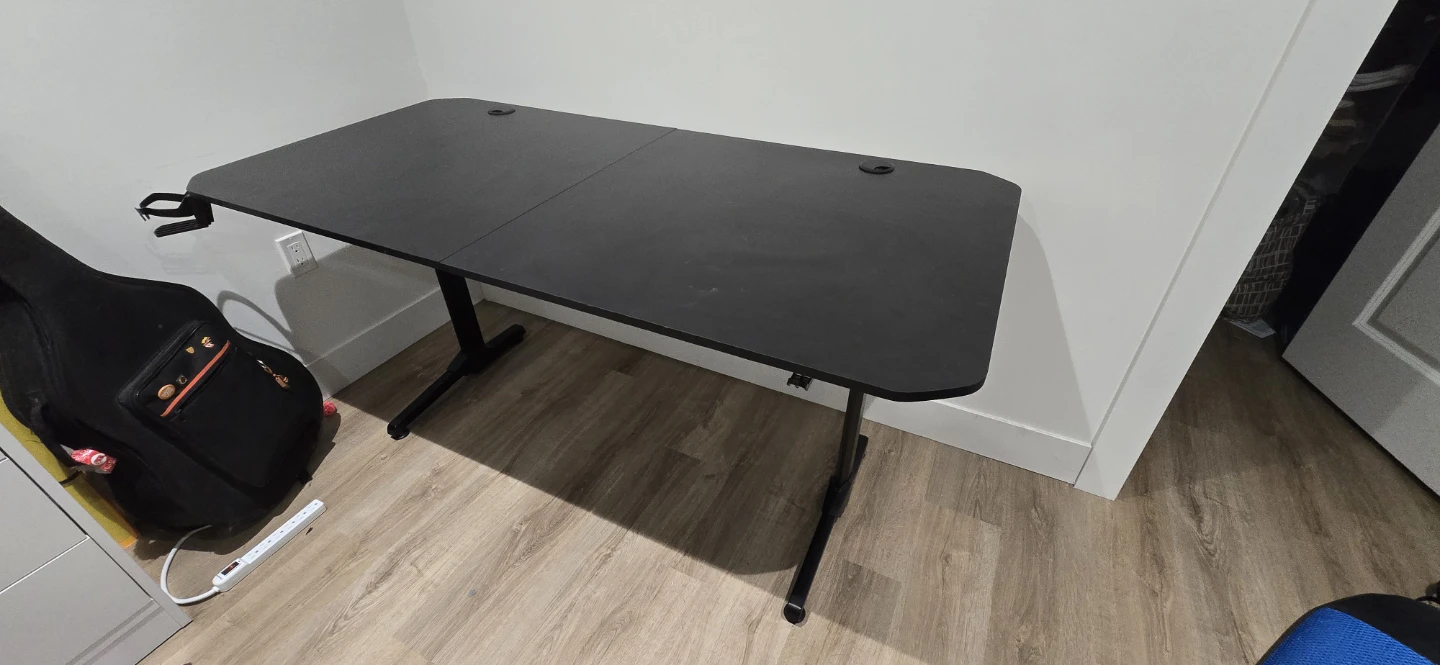 Black Gaming Desk with Cable Management Tray