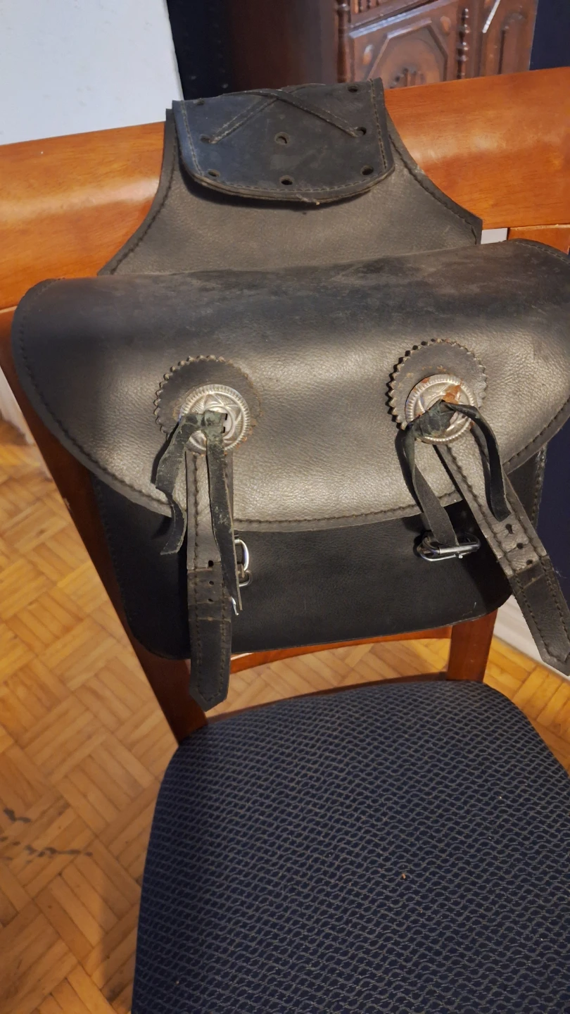 Black Leather Motorcycle Saddlebags - photo 2