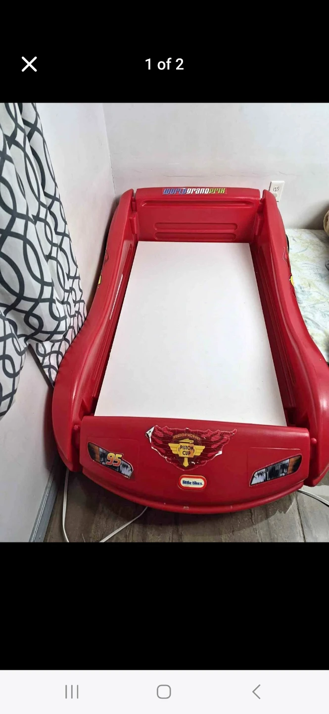 Little Tikes Cars 3 McQueen  Bed