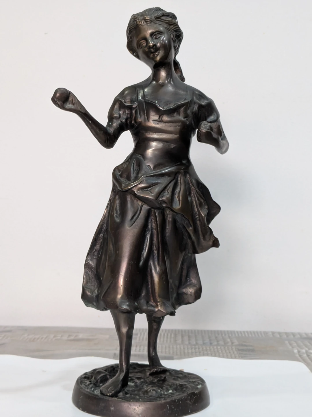 BRONZE SCULPTURE GIRL 