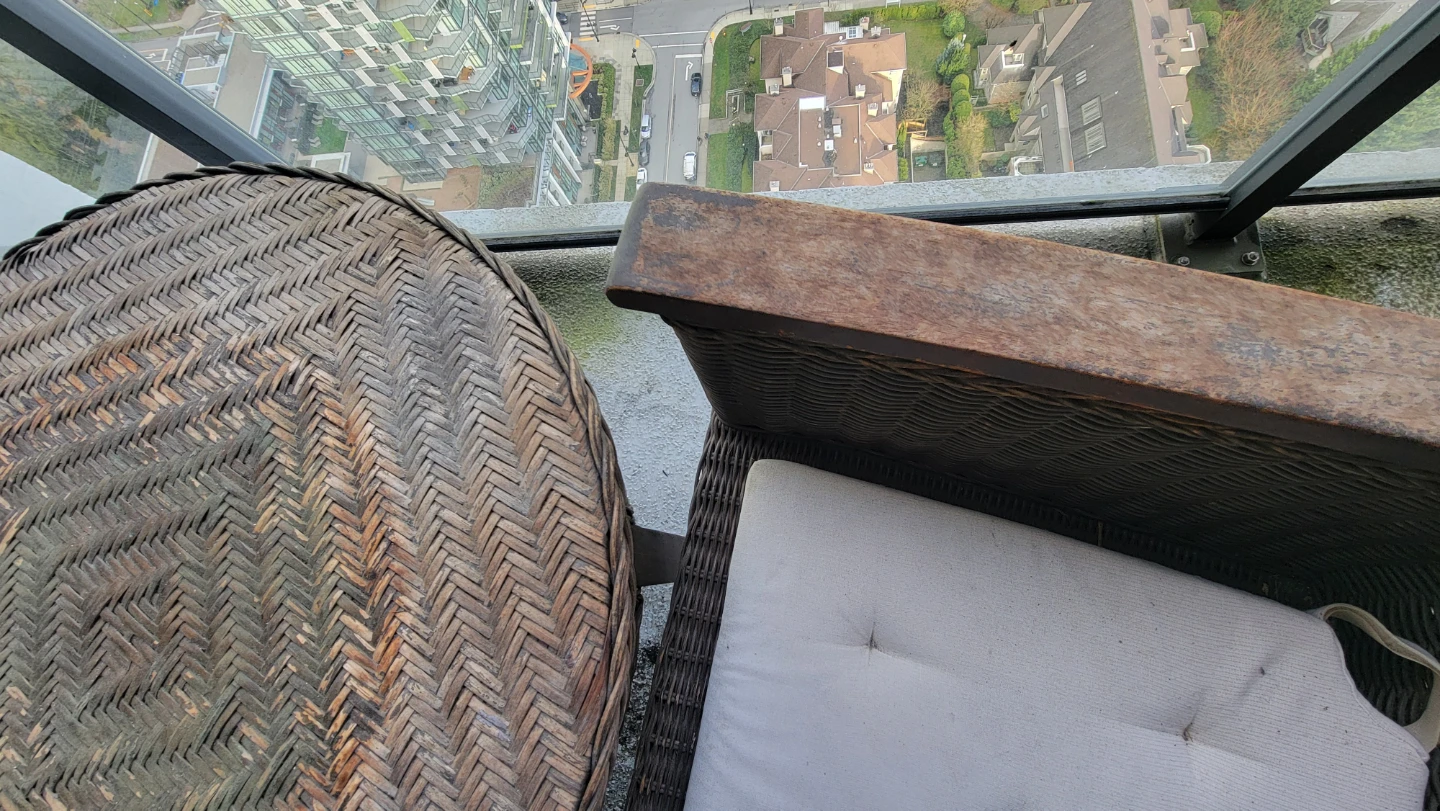 FREE Outdoor Patio Set (2 Chairs + Coffee Table) – Must Go ASAP - photo 3